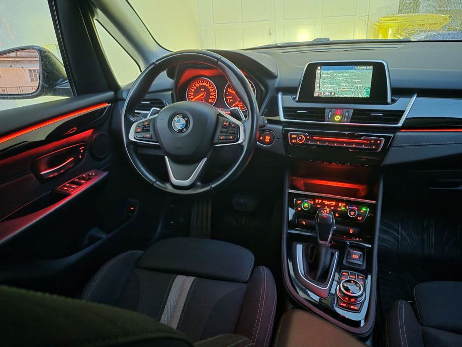 BMW serija 2 Active Tourer Sport Line 218d automatik, fotografija 6