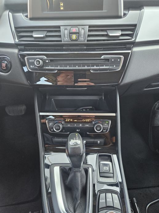 BMW serija 2 Active Tourer 218d automatik, fotografija 12