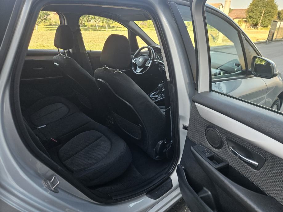 BMW serija 2 Active Tourer 218d automatik, fotografija 9