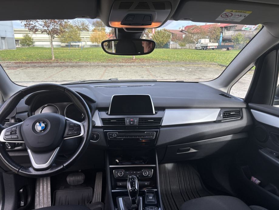 BMW serija 2 Active Tourer 218d automatik, fotografija 4