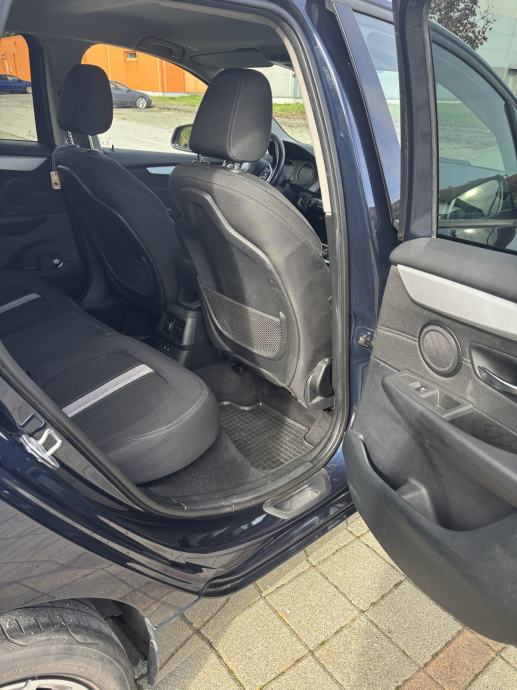 BMW serija 2 Active Tourer 218d automatik, fotografija 6