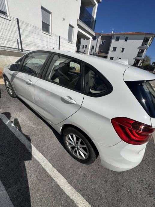 BMW serija 2 Active Tourer 218d automatik, fotografija 2