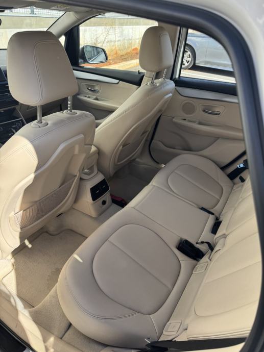 BMW serija 2 Active Tourer 218d automatik, fotografija 4