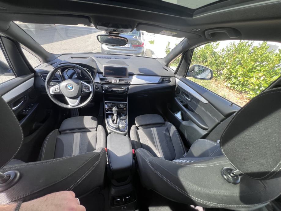 BMW serija 2 Active Tourer 225xe, panoramski krov, REG. DO 29.9.2027., fotografija 8