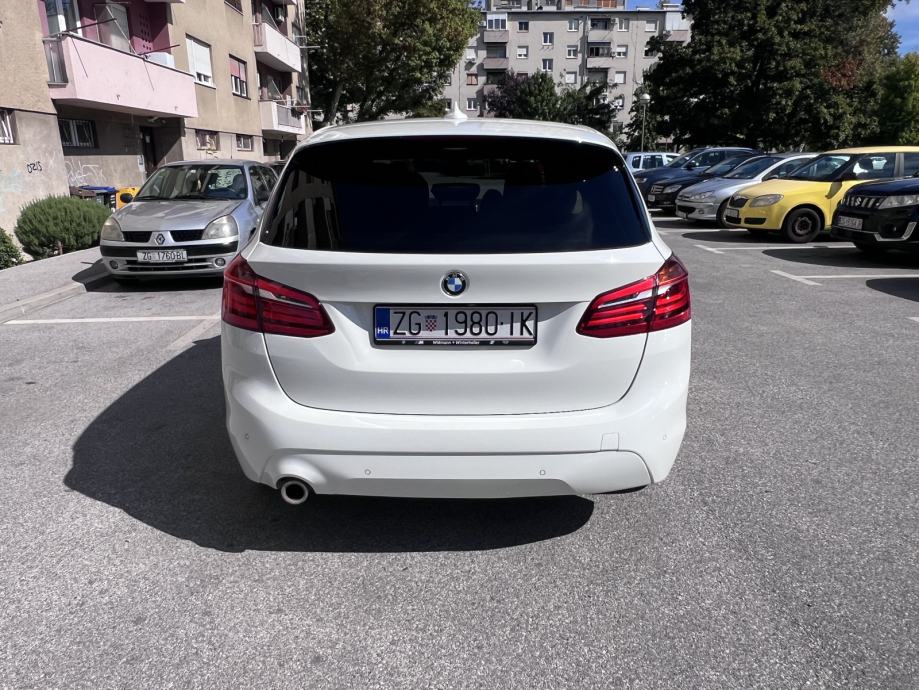 BMW serija 2 Active Tourer 225xe, panoramski krov, REG. DO 29.9.2027., fotografija 2
