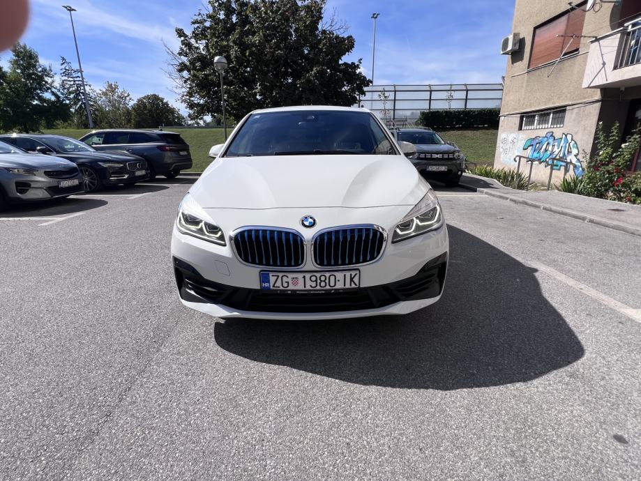 BMW serija 2 Active Tourer 225xe, panoramski krov, REG. DO 29.9.2027., fotografija 3