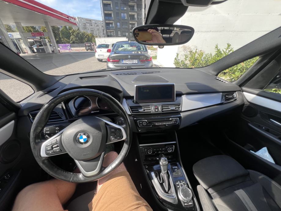BMW serija 2 Active Tourer 225xe, panoramski krov, REG. DO 29.9.2027., fotografija 11