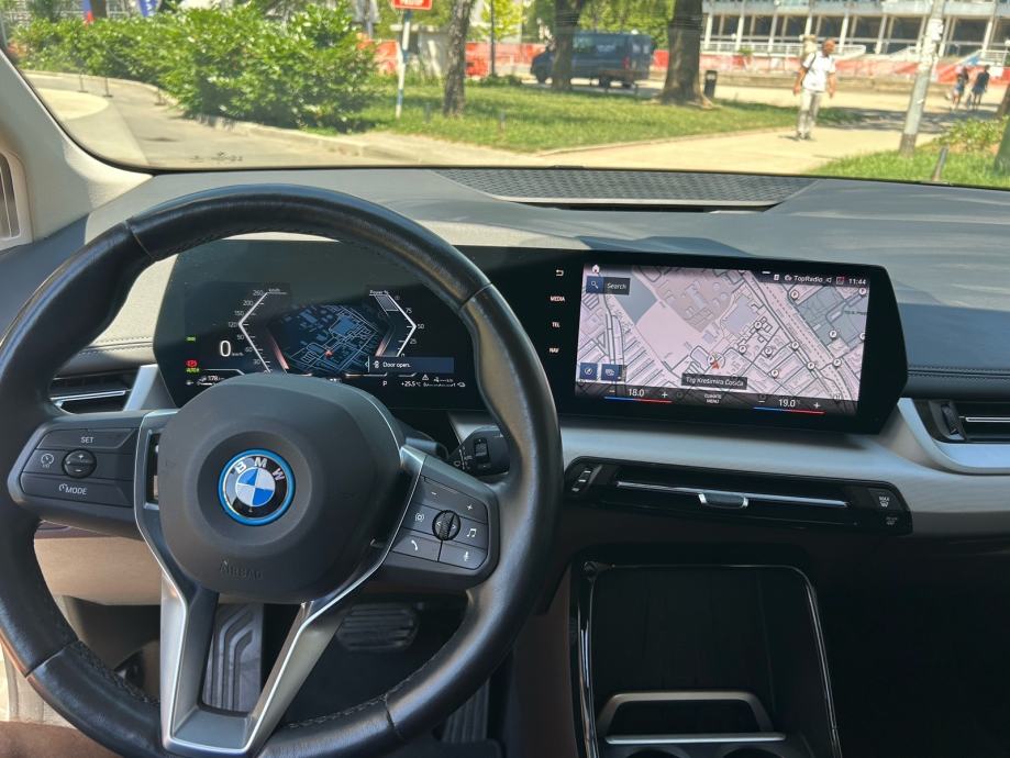 BMW serija 2 Active Tourer X-drive225e najnoviji model, fotografija 7