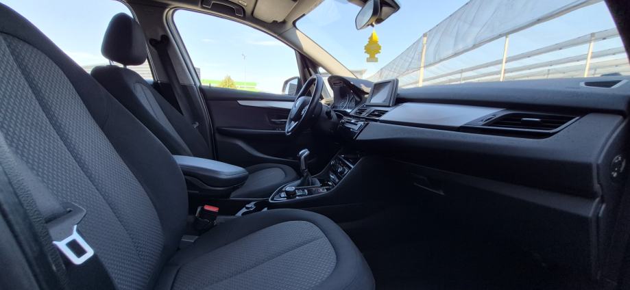 BMW 216d Active Tourer, 6 BRZINA, AUT. KLIMA, TEMP, MODOVI VOZNJE..., fotografija 20