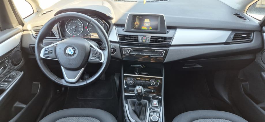 BMW 216d Active Tourer, 6 BRZINA, AUT. KLIMA, TEMP, MODOVI VOZNJE..., fotografija 14