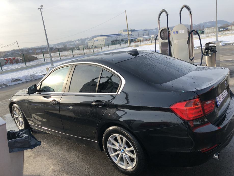 BMW serija 3 2015.g., Bixenon, profi navigacija, koža