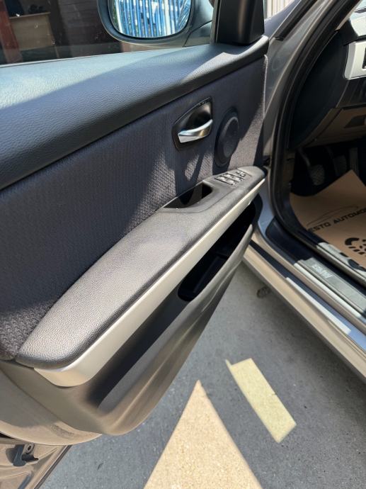 BMW serija 3 316d,Reg 12/26,Top stanje!!!, fotografija 16
