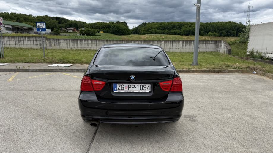 BMW serija 3 316d, fotografija 8