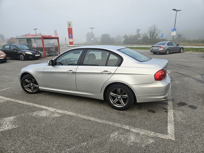 BMW e90 2010 GOD, fotografija 3