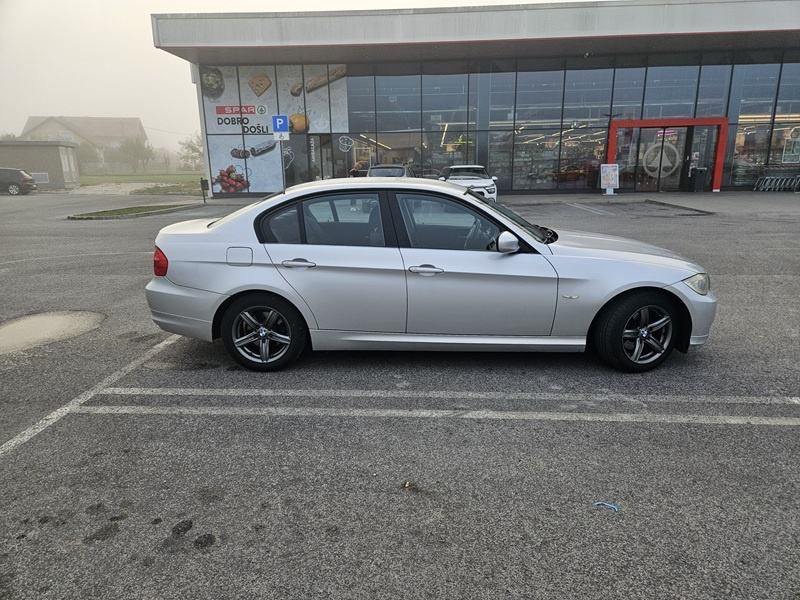 BMW e90 2010 GOD, fotografija 2