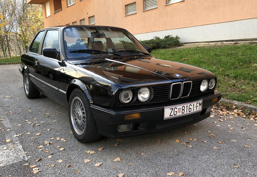 BMW E30 316i coupe