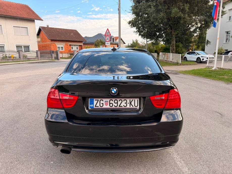 BMW serija 3 318d AUTO U TOP STANJU BEZ ULOGA MOGUCA ZAMJENA, fotografija 4