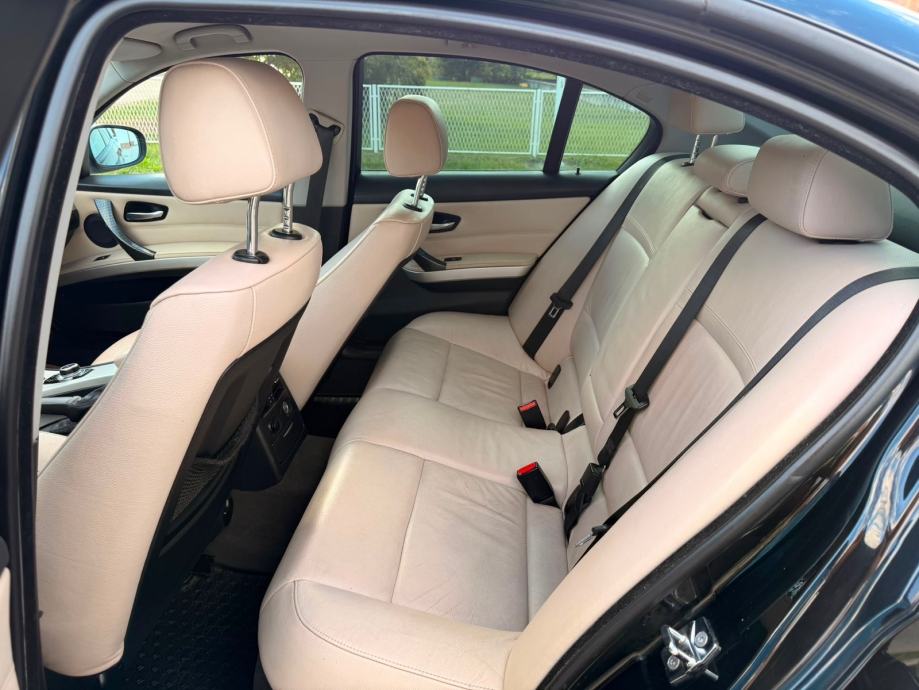 BMW serija 3 318d AUTO U TOP STANJU BEZ ULOGA MOGUCA ZAMJENA, fotografija 18