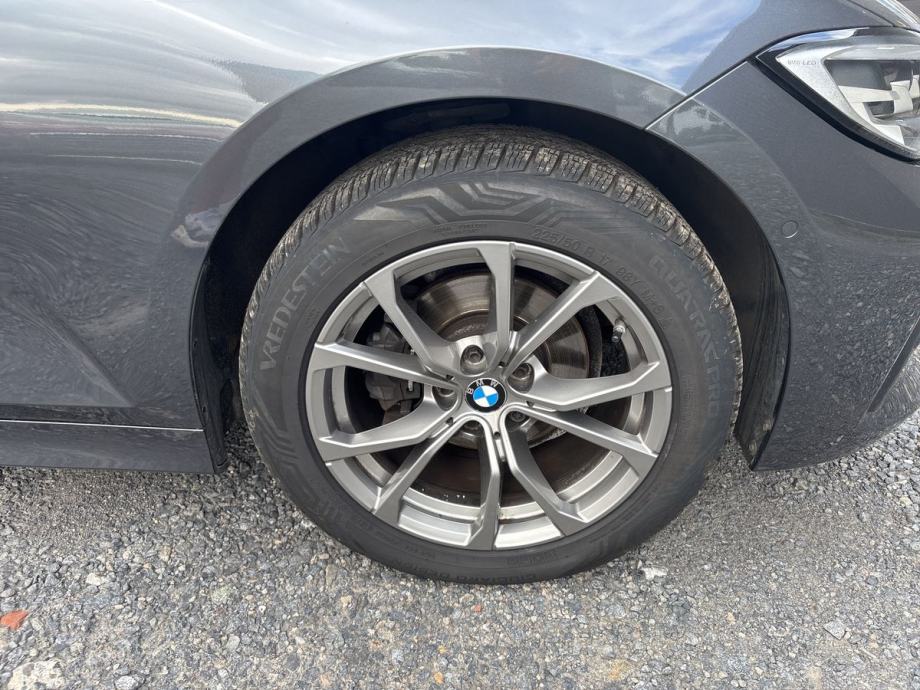 BMW serija 3 318d SPORTLINE *U PDV,M VOLAN,LIVE,KAMERA,AMBIENT,GESTE*, fotografija 15