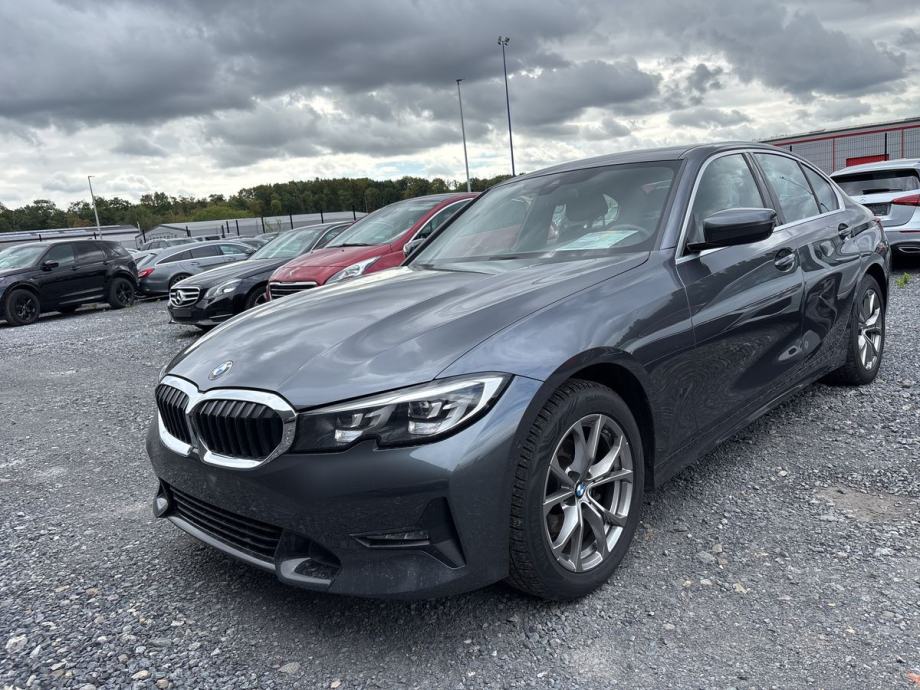 BMW serija 3 318d SPORTLINE *U PDV,M VOLAN,LIVE,KAMERA,AMBIENT,GESTE*, fotografija 2