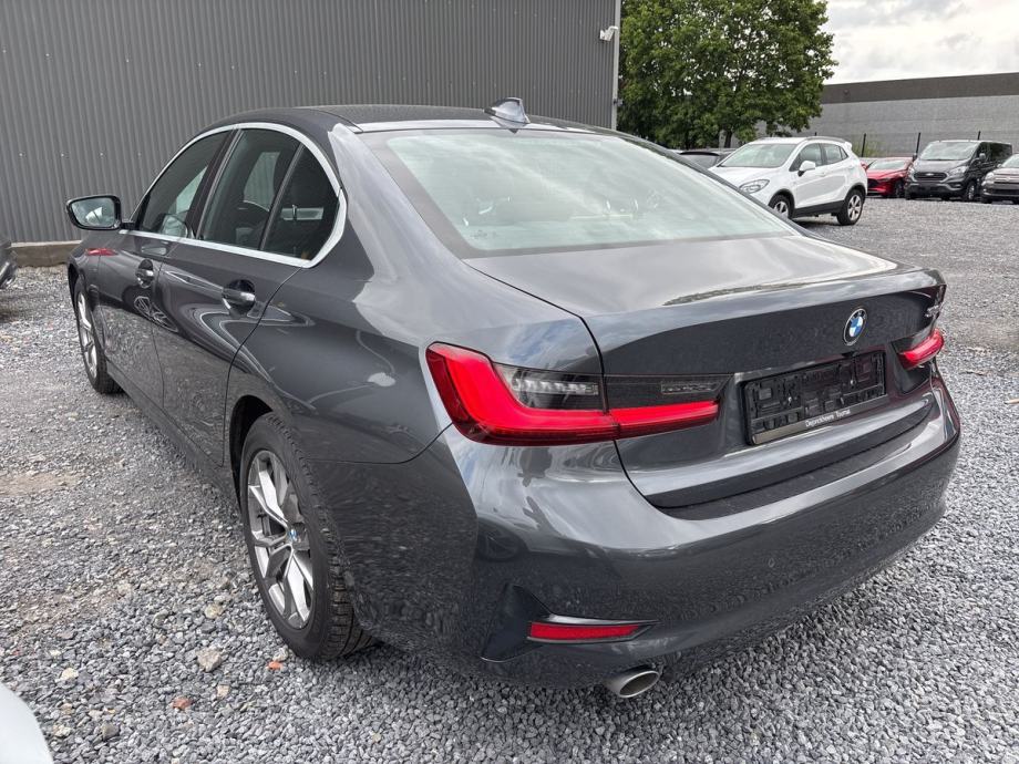 BMW serija 3 318d SPORTLINE *U PDV,M VOLAN,LIVE,KAMERA,AMBIENT,GESTE*, fotografija 7