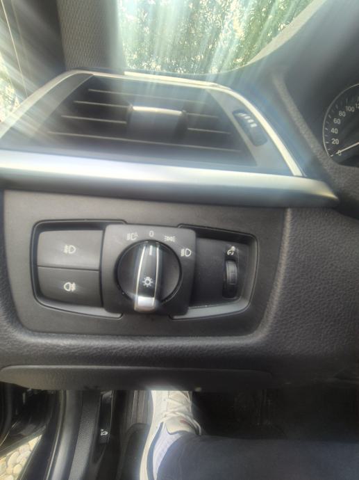 PRILIKA! BMW serija 3 318d automatik, fotografija 9