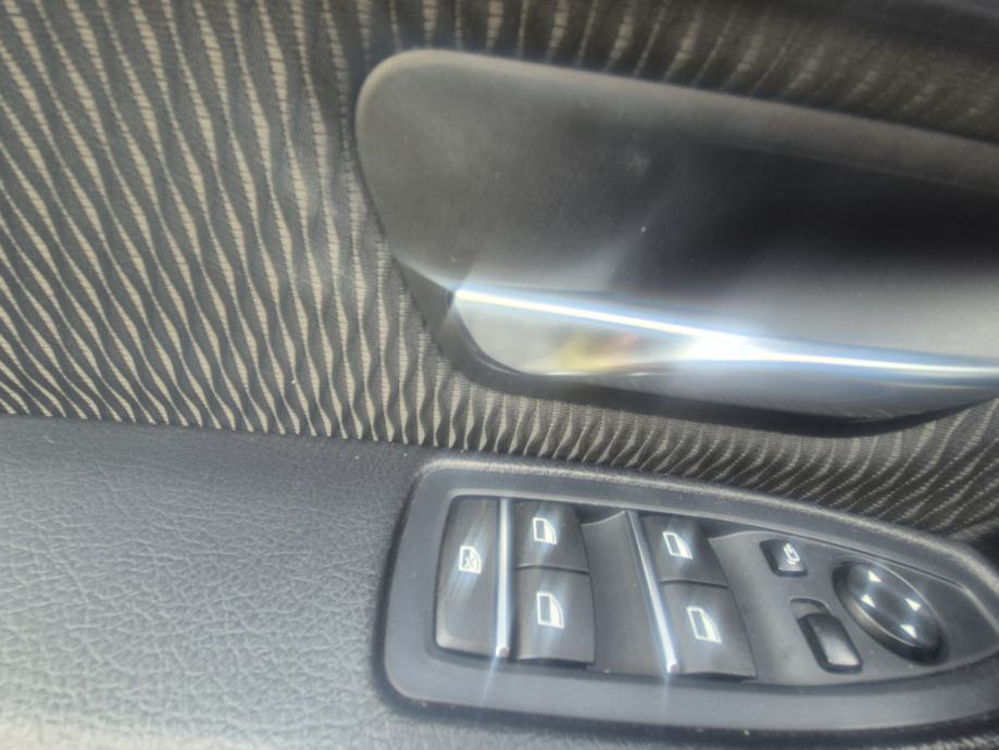 PRILIKA! BMW serija 3 318d automatik, fotografija 10