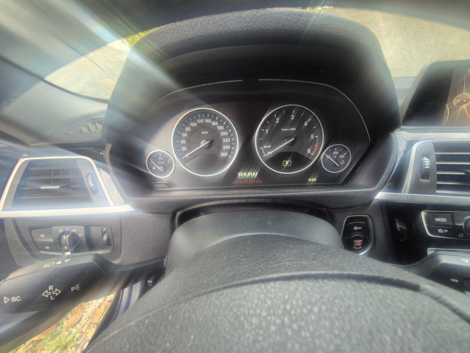 PRILIKA! BMW serija 3 318d automatik, fotografija 8
