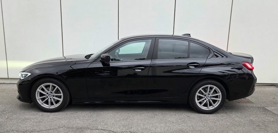 BMW serija 3 318d Automatik * Nije uvoz * Prvi vlasnik * 76.600 km *, fotografija 4