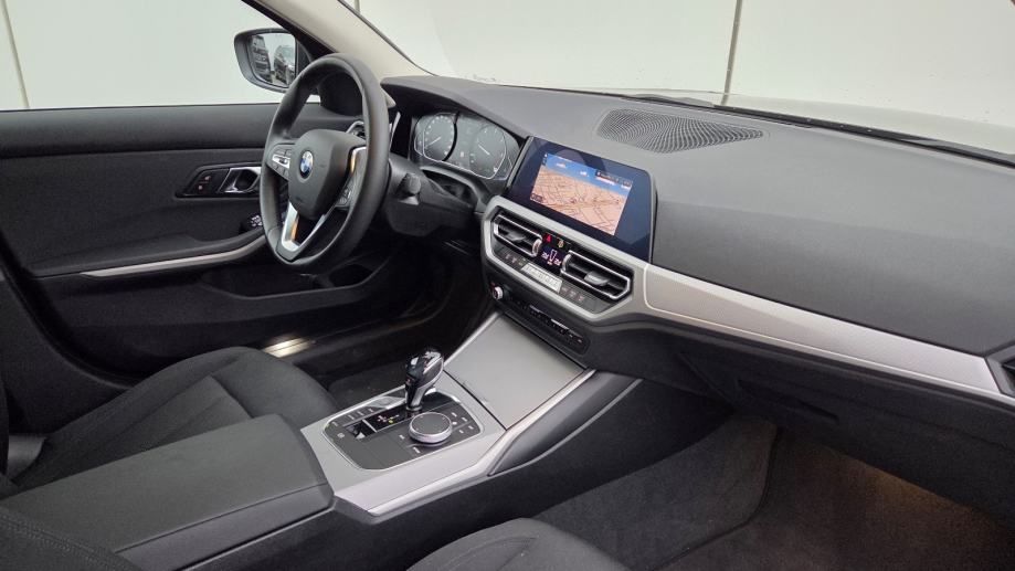 BMW serija 3 318d Automatik * Nije uvoz * Prvi vlasnik * 76.600 km *, fotografija 7