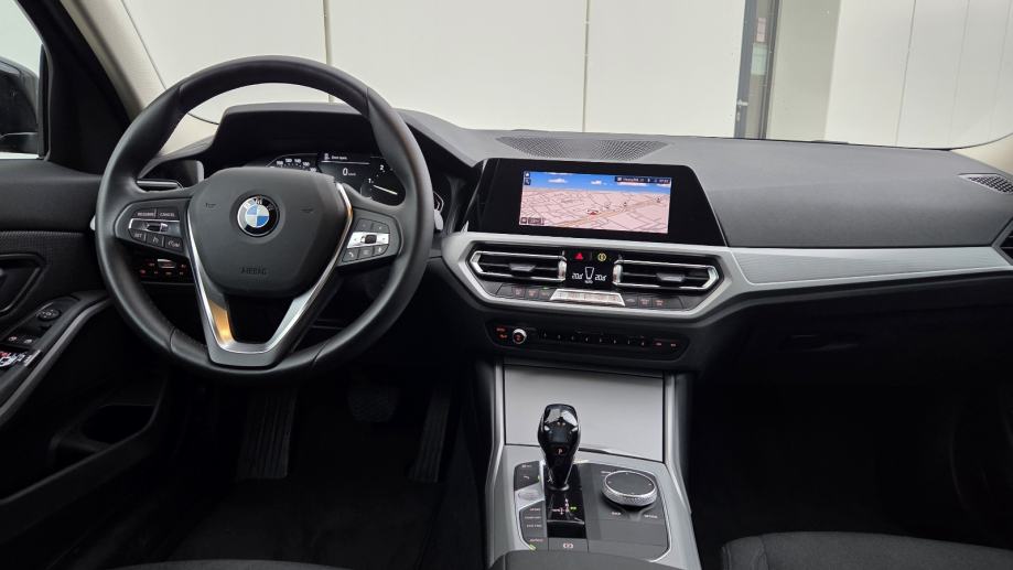 BMW serija 3 318d Automatik * Nije uvoz * Prvi vlasnik * 76.600 km *, fotografija 6