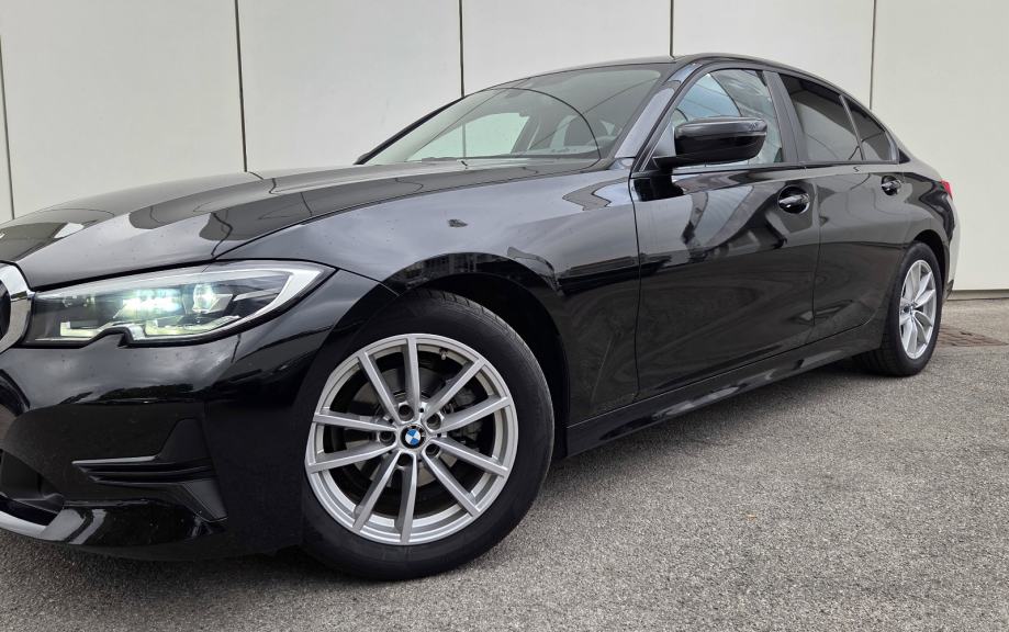 BMW serija 3 318d Automatik * Nije uvoz * Prvi vlasnik * 76.600 km *, fotografija 5