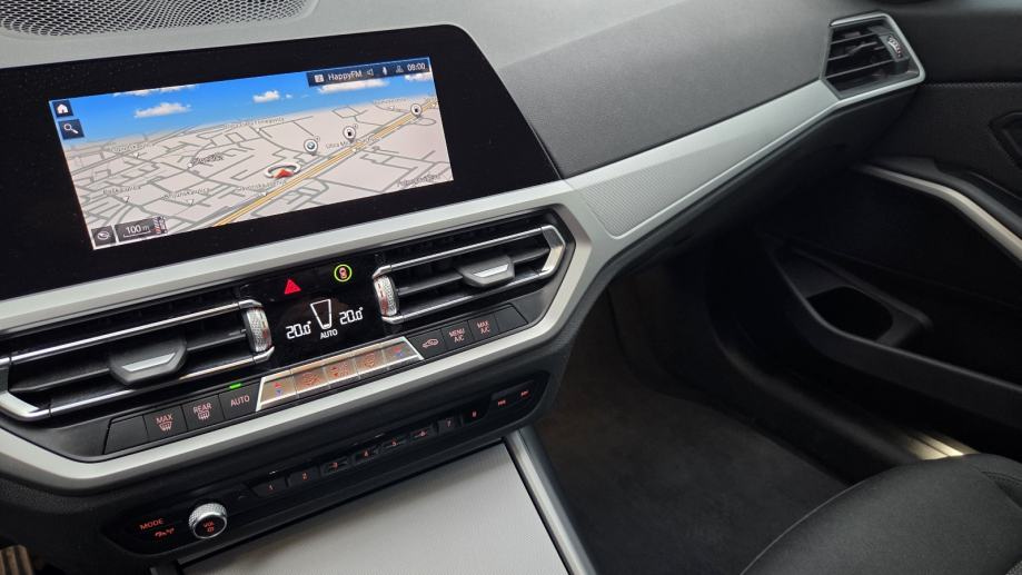 BMW serija 3 318d Automatik * Nije uvoz * Prvi vlasnik * 76.600 km *, fotografija 9