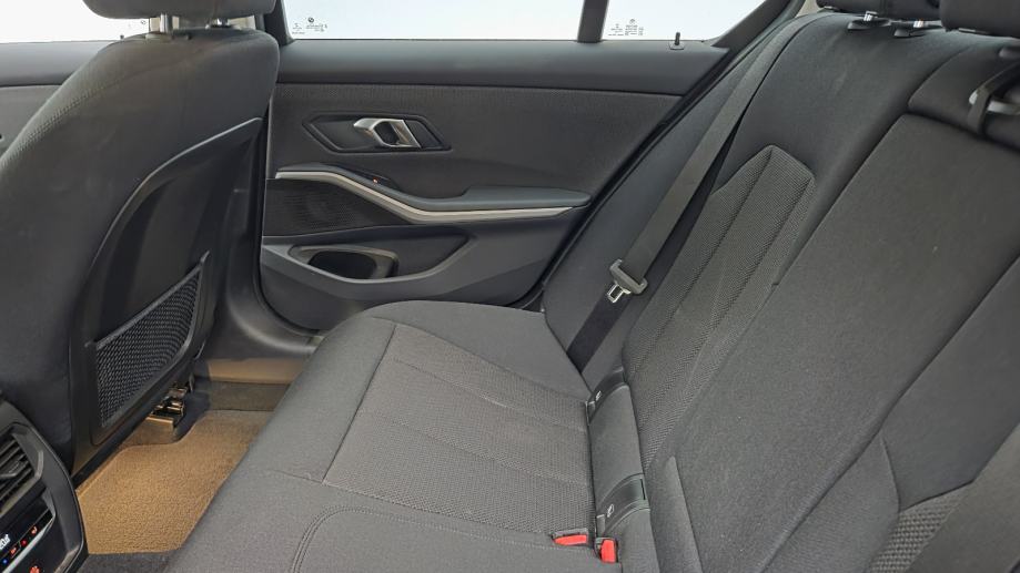 BMW serija 3 318d Automatik * Nije uvoz * Prvi vlasnik * 76.600 km *, fotografija 17