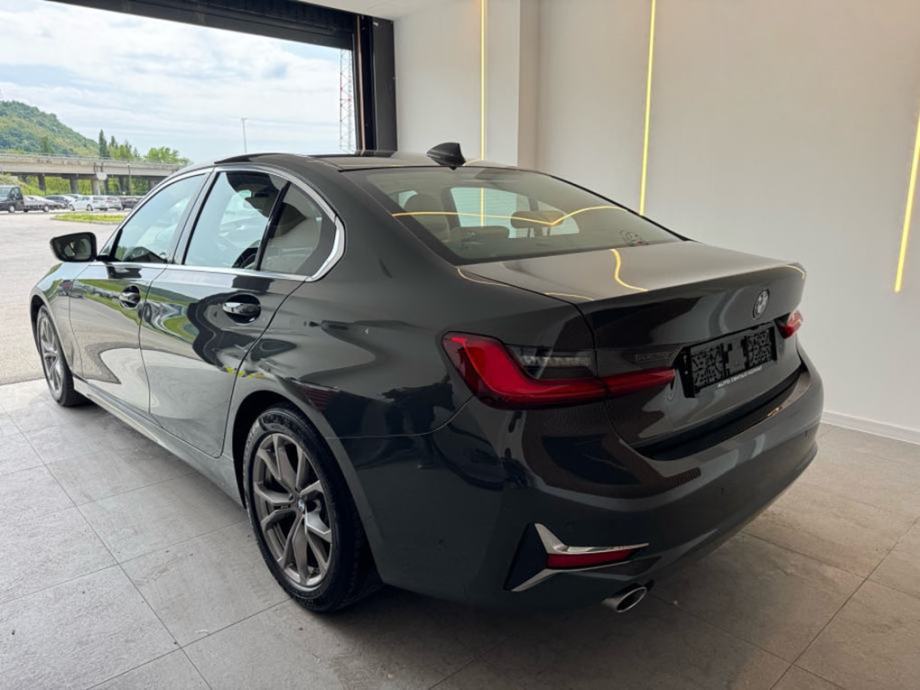 BMW serija 3 318d G20 automatik Luxury line 84000 km Garažiran, fotografija 12