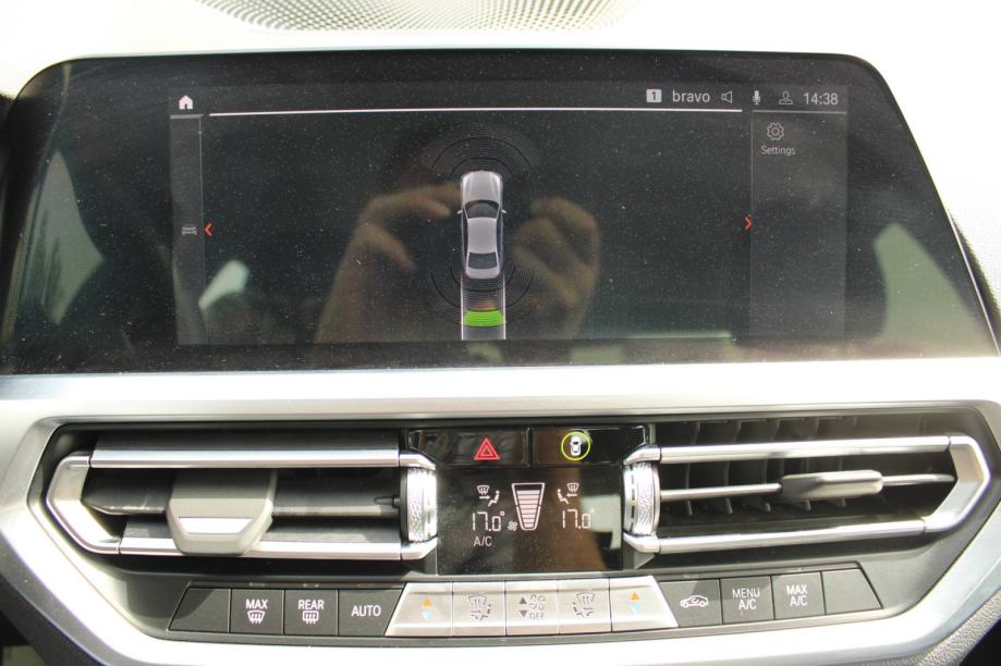 BMW serija 3 318d *NAVIGACIJA, LED*, fotografija 20