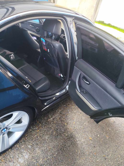 BMW serija 3 318d, fotografija 13