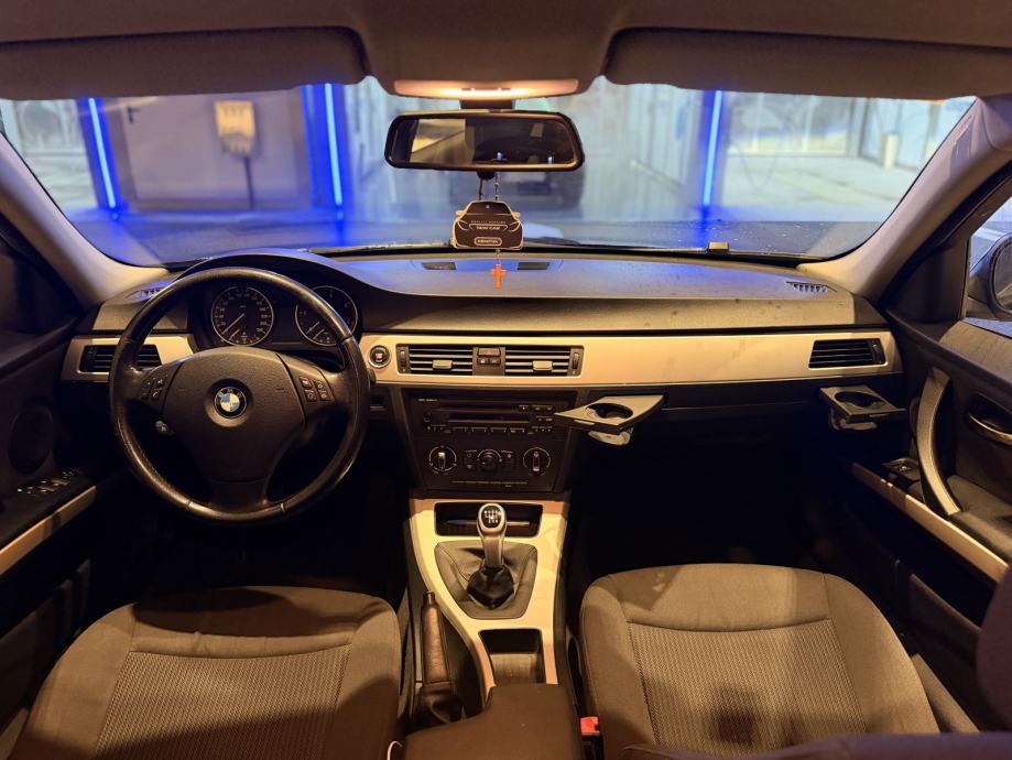 BMW serija 3 318d, fotografija 5