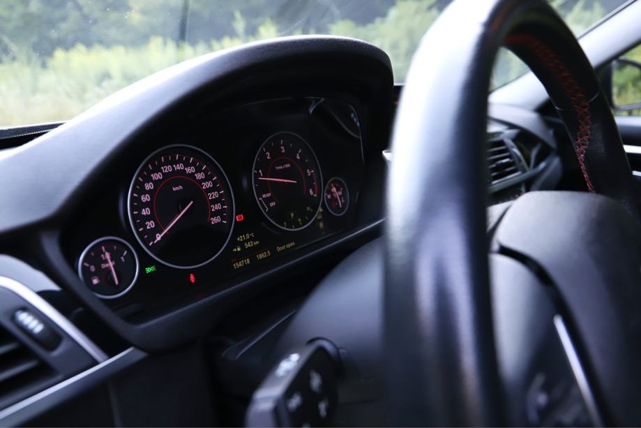 BMW serija 3 318d Sport line, fotografija 11