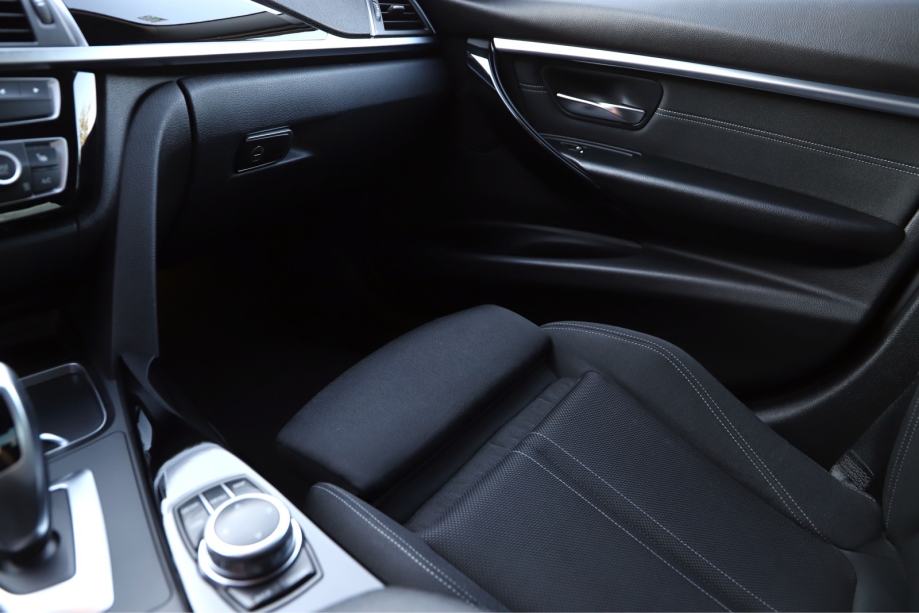 BMW serija 3 318d Sport line, fotografija 9