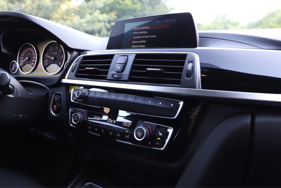 BMW serija 3 318d Sport line, fotografija 13