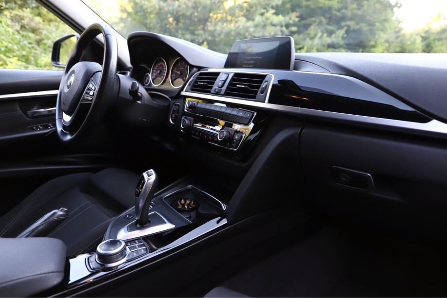 BMW serija 3 318d Sport line, fotografija 7