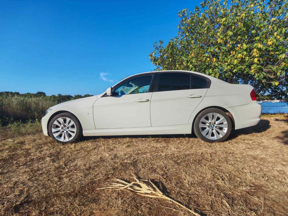 BMW serija 3 318i, automatic, servisna, fotografija 12