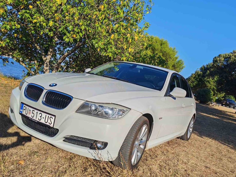 BMW serija 3 318i, automatic, servisna, fotografija 2