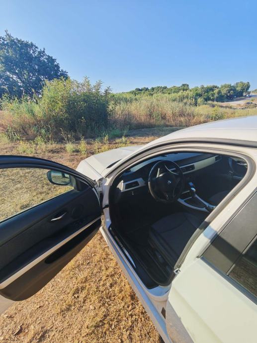 BMW serija 3 318i, automatic, servisna, fotografija 13