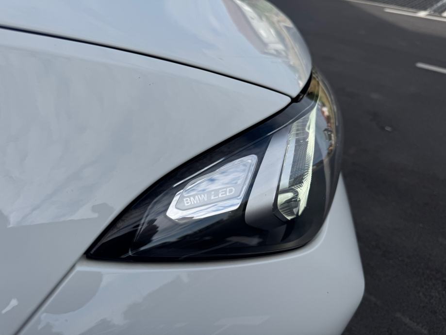 BMW serija 3 318i automatik 2022, fotografija 7