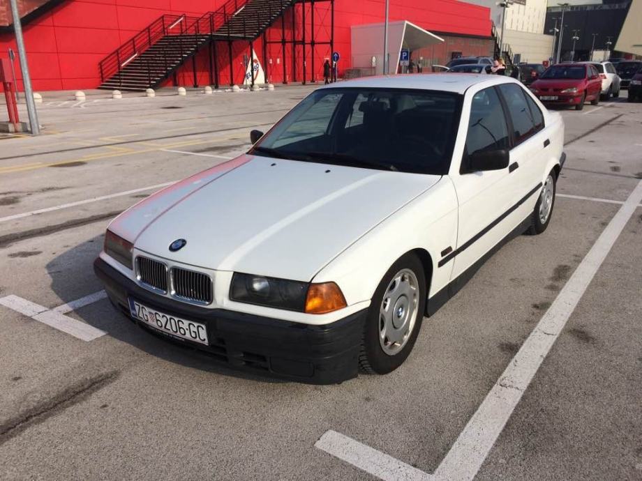 BMW serija 3 318i ODLIČAN!!!KLIMA*