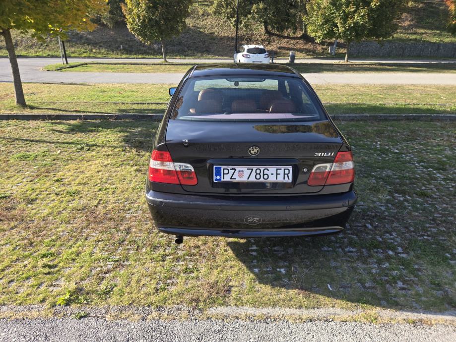 BMW serija 3 318i, fotografija 6