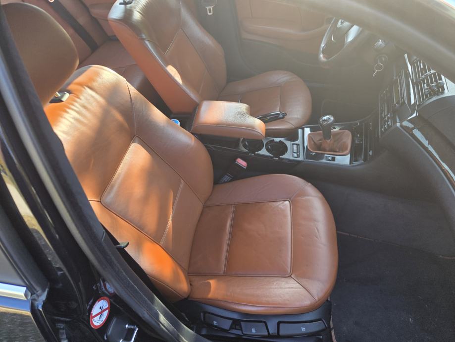 BMW serija 3 318i, fotografija 9