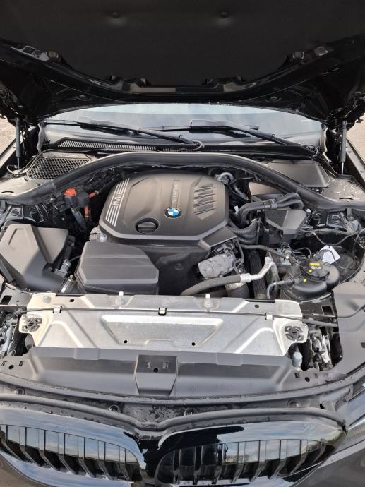 BMW serija 3 320d 140kw Sportline automatik. Vlasnik sam od 2023 god., fotografija 17